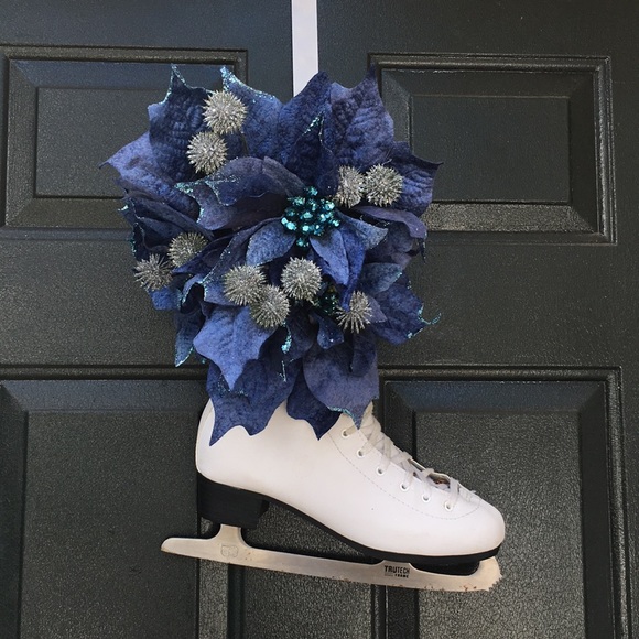 Ice Skate Door Hanging / Wreath - Picture 1 of 2